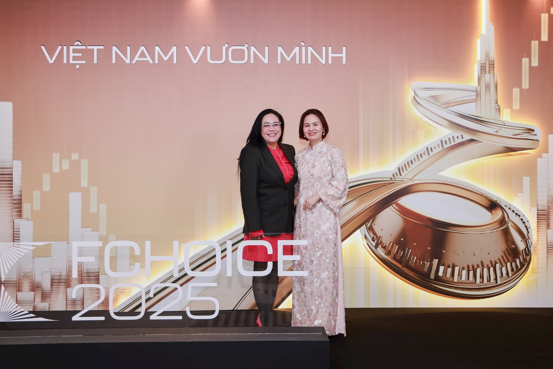 Dàn "khách VIP" tham dự Lễ vinh danh FChoice 2025 và "hiến kế" nắm bắt cơ hội đầu tư trong năm 2026- Ảnh 19.