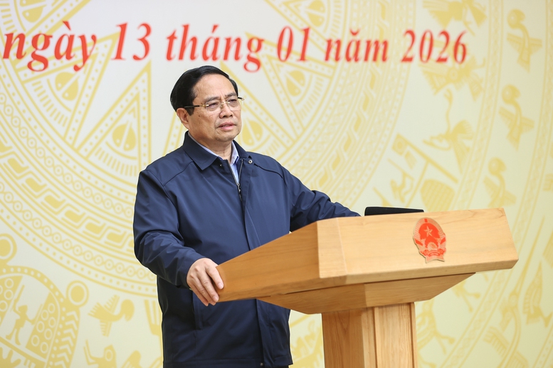 Thủ tướng: NHNN kiểm soát chặt chẽ tín dụng bất động sản, không để dòng vốn đầu cơ làm méo mó thị trường - Ảnh 1.