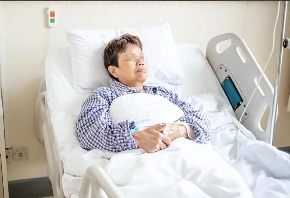 Ngày càng có nhiều người tử vong vì ung thư, bác sĩ khuyến cáo “2 không uống, 3 không ăn, 1 việc cần duy trì”, tuyệt đối đừng xem nhẹ- Ảnh 1.