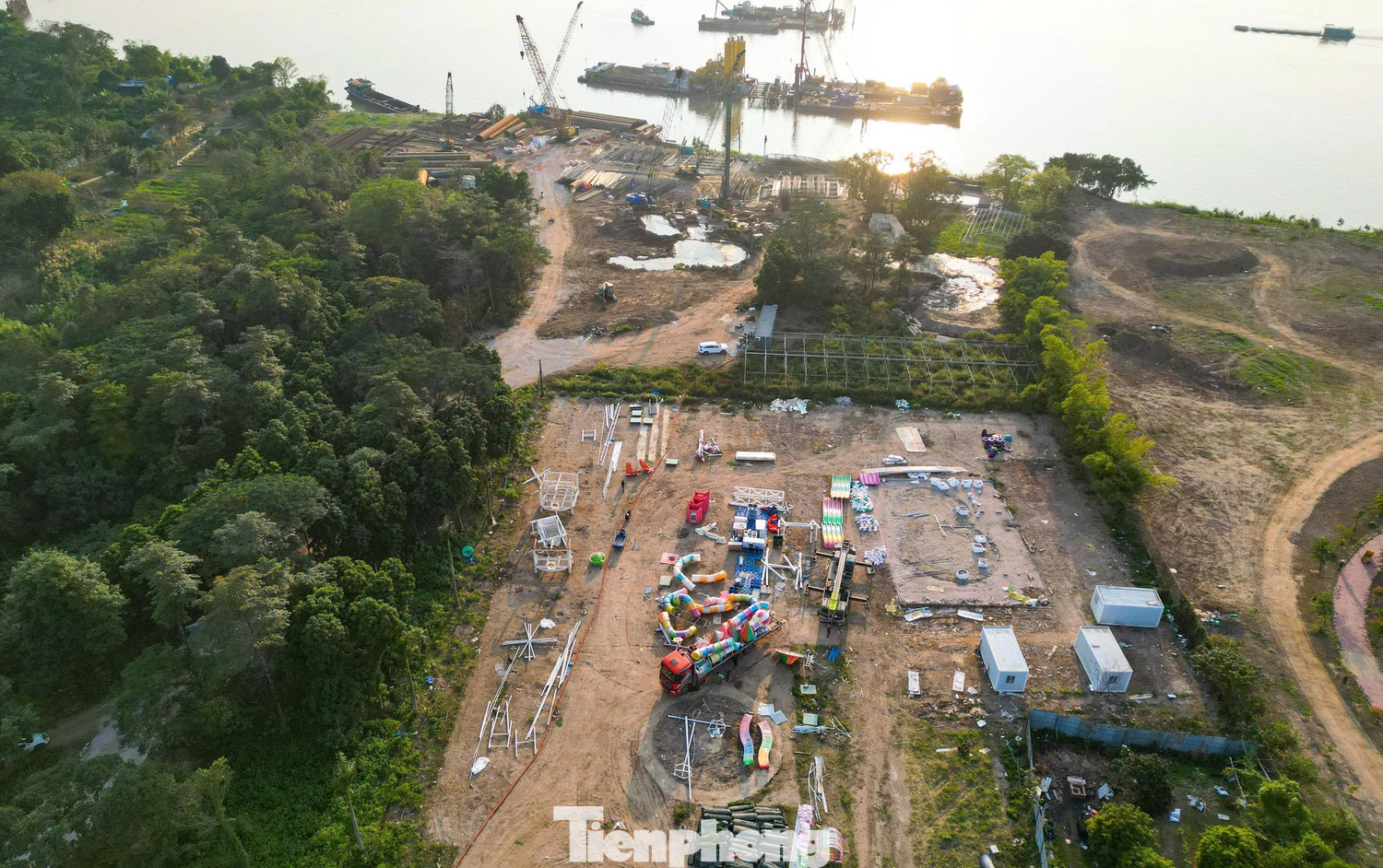 Đại công trường cầu Trần Hưng Đạo 16.000 tỷ đồng nhìn từ trên cao - Ảnh 3.