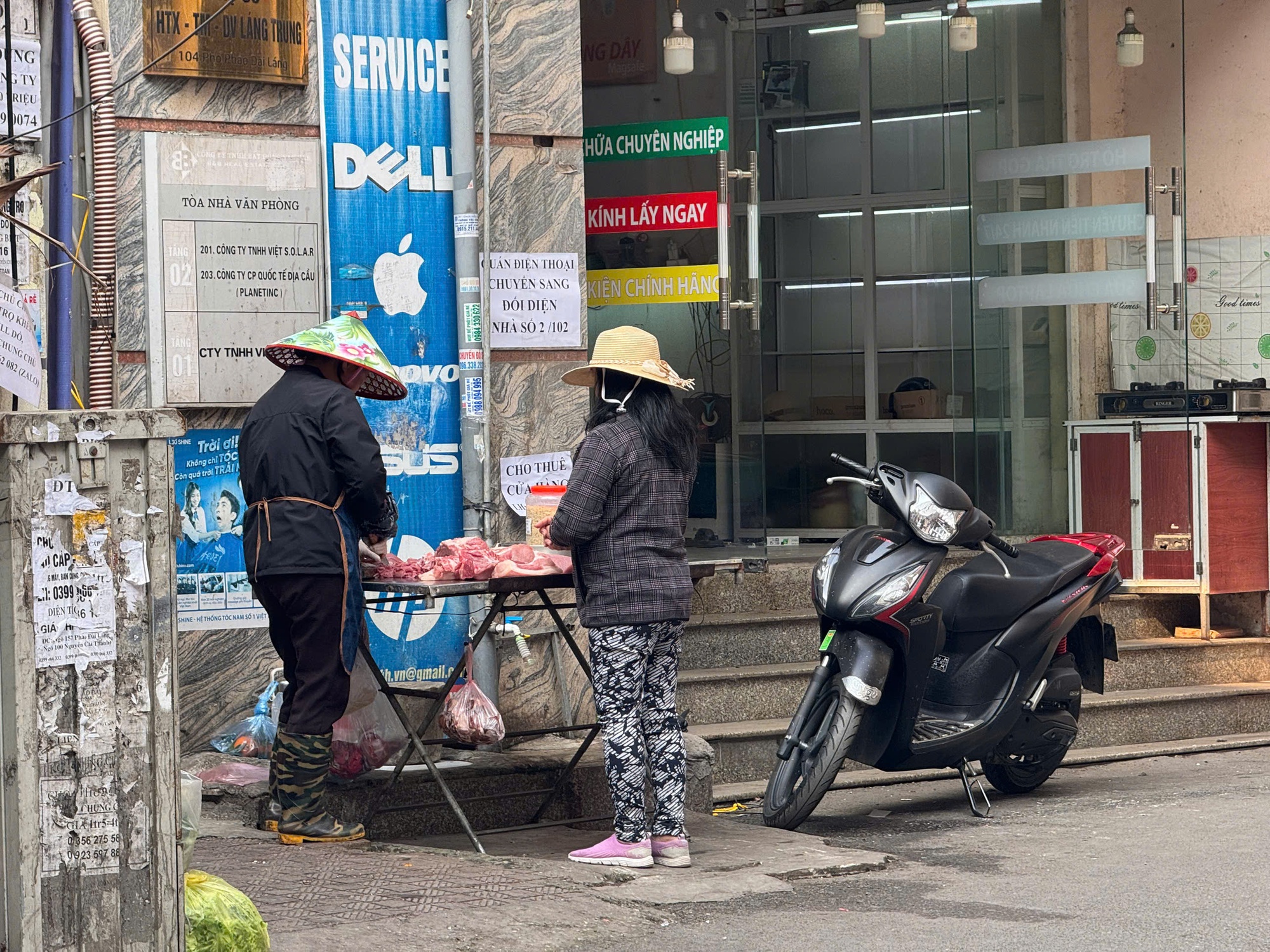 Hà Nội thực hiện xoá bỏ chợ cóc theo lộ trình - Ảnh 6.