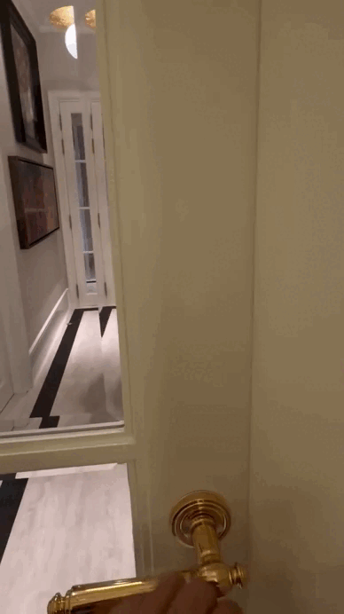 Cả showbiz có đúng 1 người: Nuôi 10 người con không cùng huyết thống, ở biệt thự "khủng" 2.000m² - Ảnh 11.