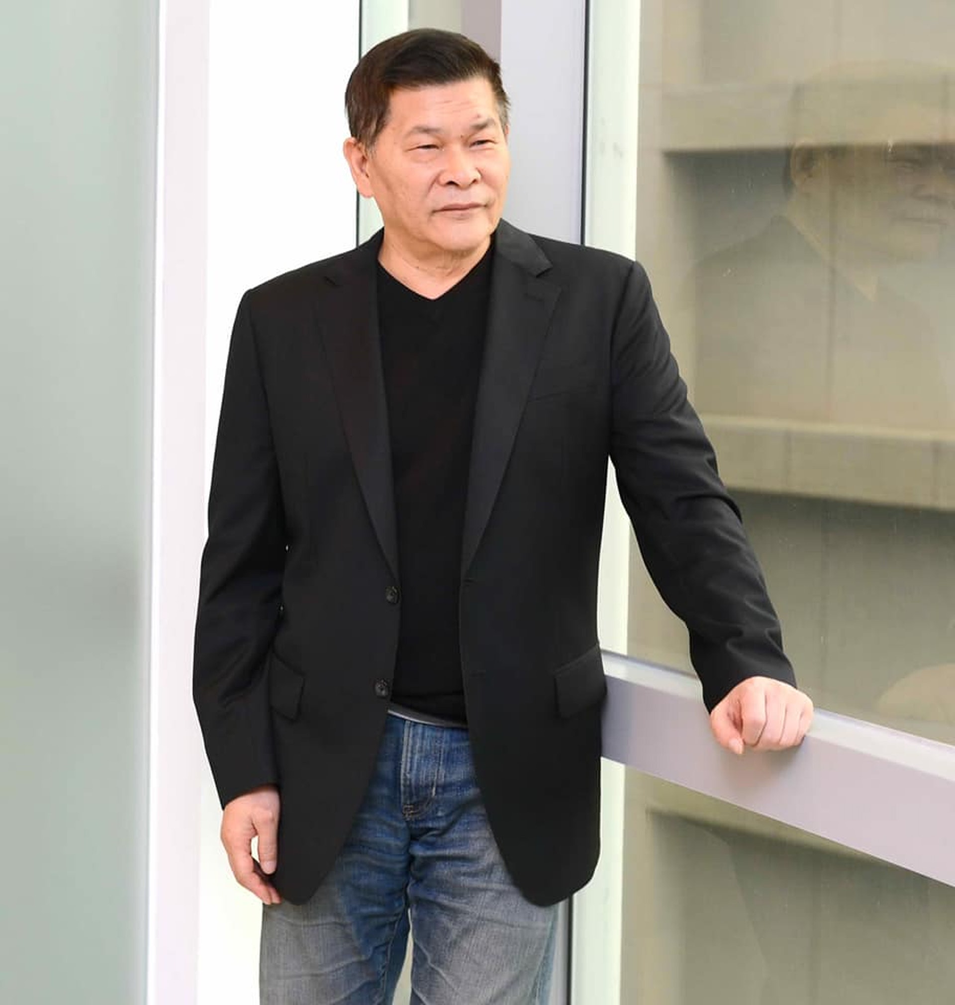 Nam diễn viên cả nước biết mặt phá sản vì món nợ 191 tỷ, nay về quê bán trứng, trái cây đầy chua xót- Ảnh 1.