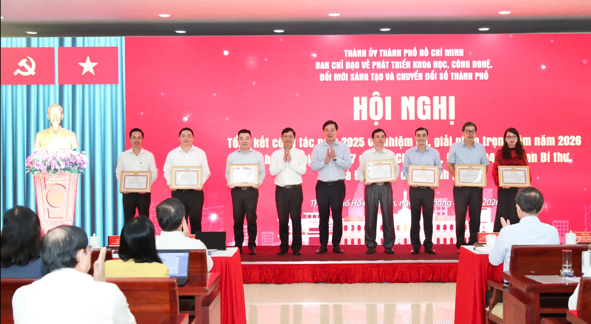 Bí thư Thành ủy TPHCM: Muốn công việc hiệu quả hơn, phải bắt đầu từ chuyển đổi số- Ảnh 5.