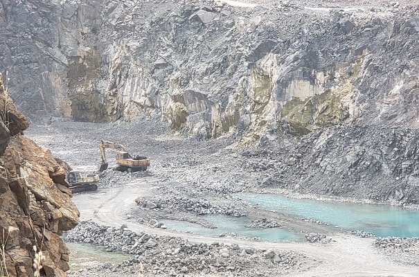 Thiếu vật liệu xây dựng đang "trói chân" tiến độ công trình APEC tại Phú Quốc - Ảnh 2.