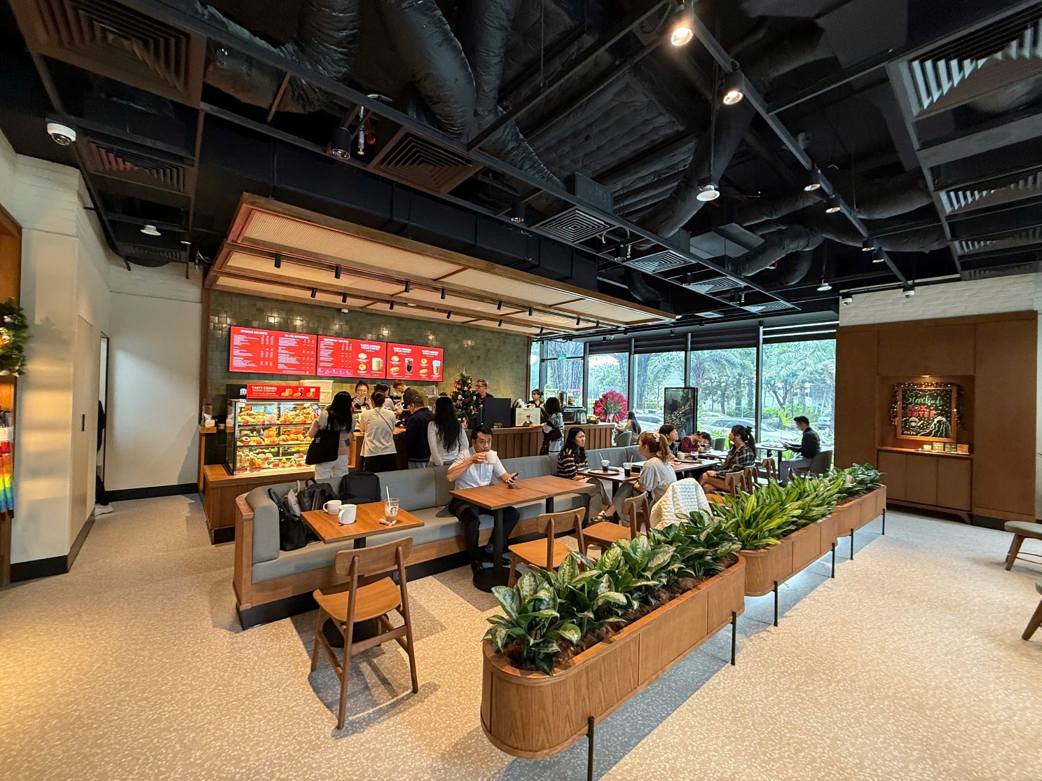 Trung tâm thương mại và Văn phòng cộng hưởng giá trị, khu Goldmark City thêm sôi động - Ảnh 1.