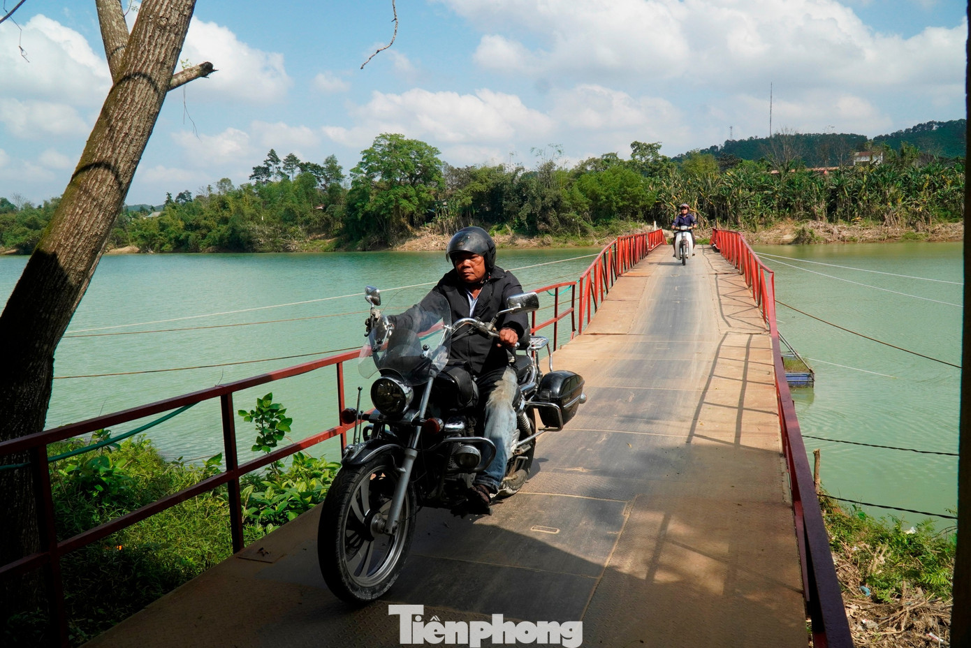 Nối xong cầu phao bị lũ cuốn đứt trên thượng nguồn sông Hương- Ảnh 6.