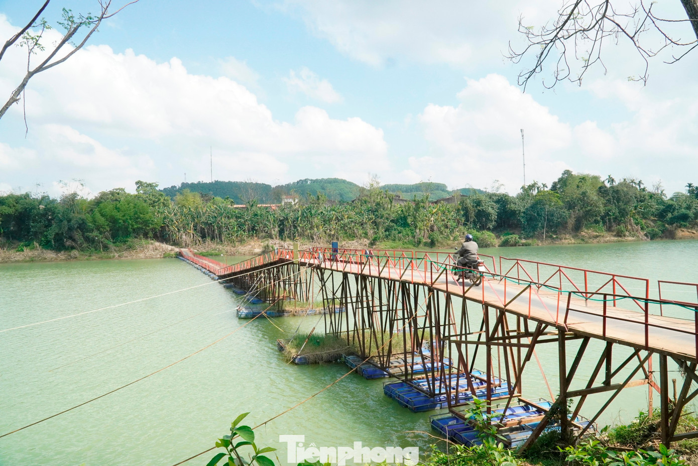 Nối xong cầu phao bị lũ cuốn đứt trên thượng nguồn sông Hương- Ảnh 5.