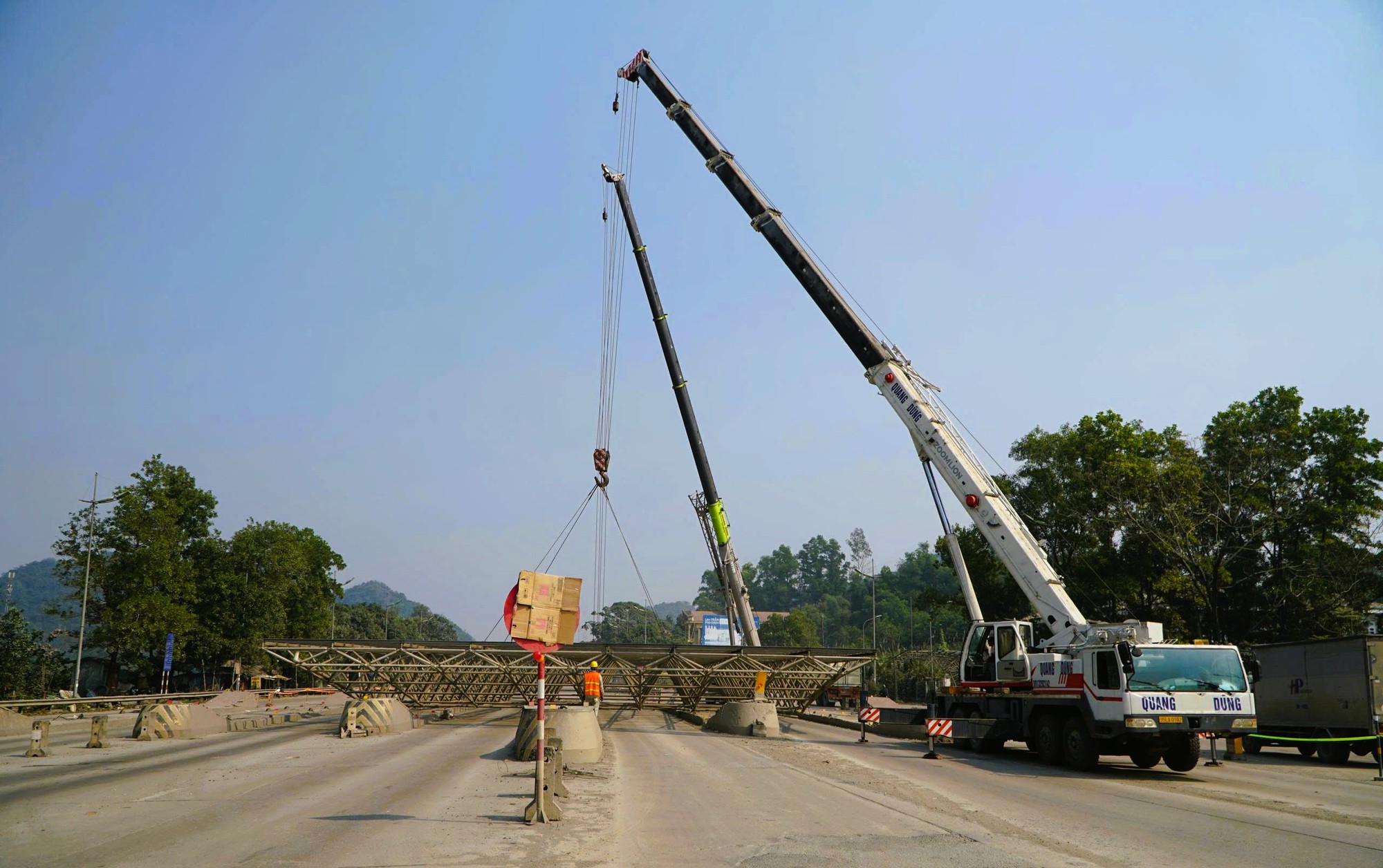 "Khai tử" trạm thu phí BOT bỏ hoang 9 năm trên quốc lộ - Ảnh 2.