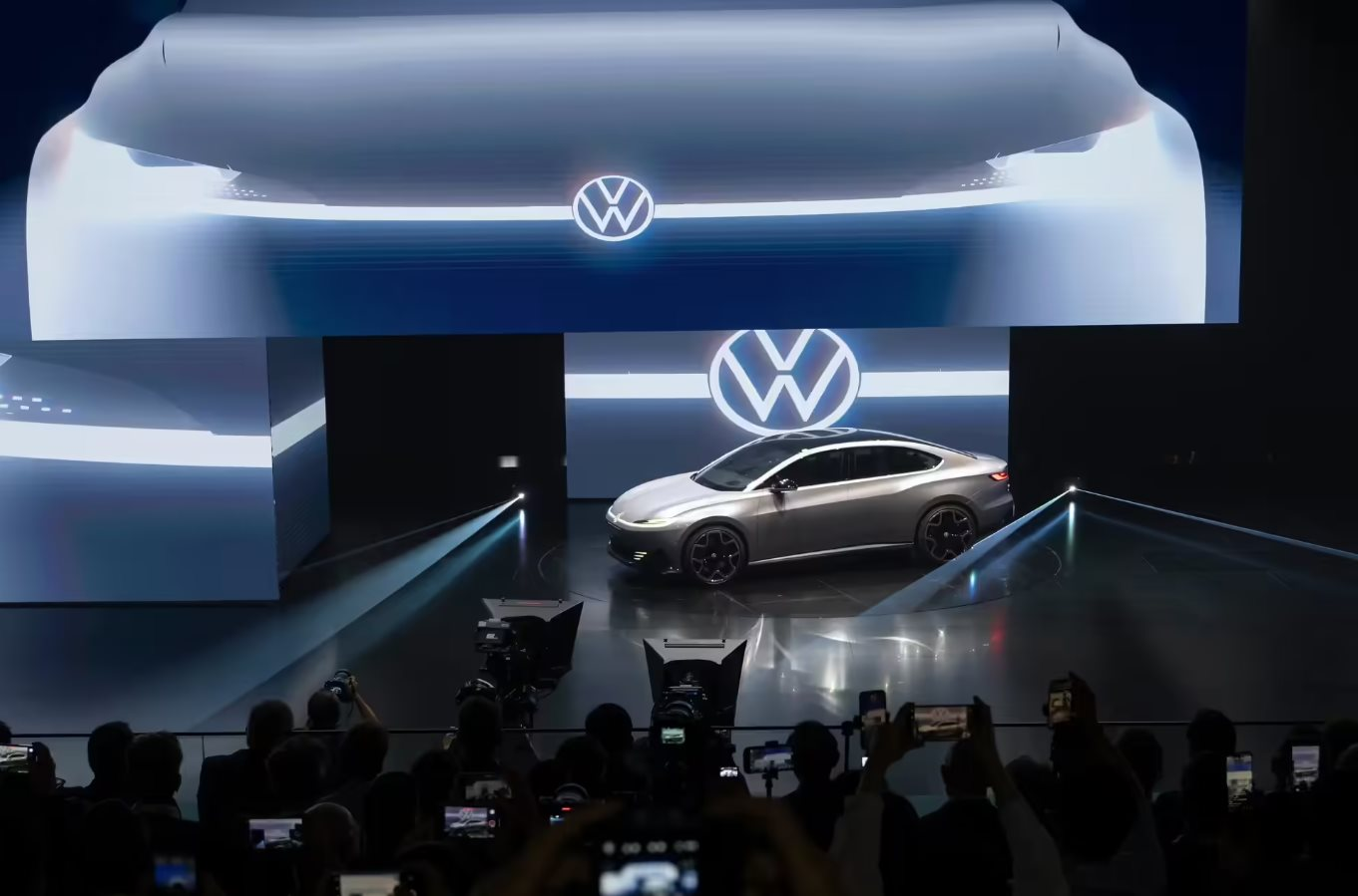 Châu Âu “xuống nước” trước Trung Quốc trong cuộc chiến xe điện - Ảnh 2.