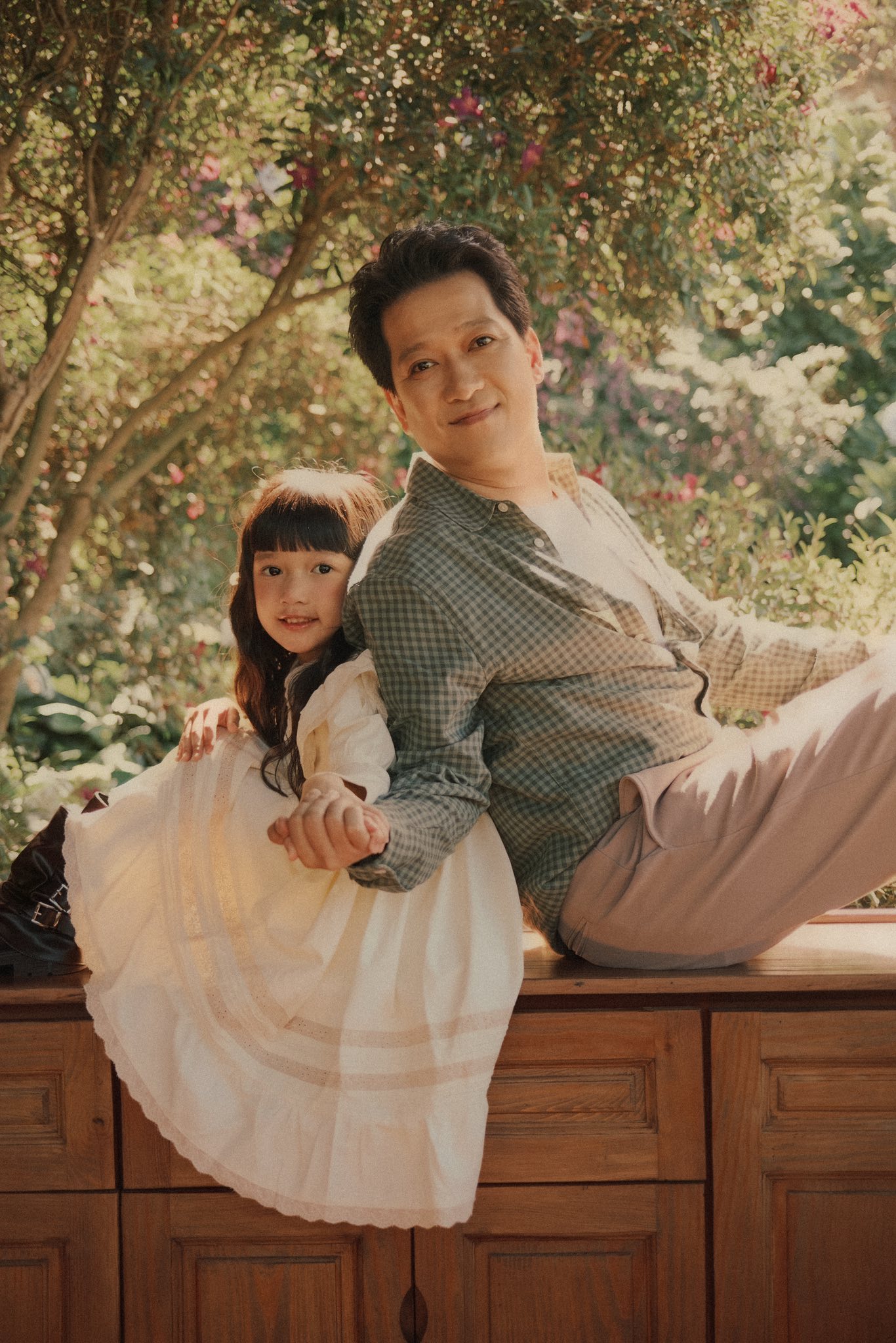 Bộ ảnh gia đình Trường Giang - Nhã Phương ở Đà Lạt: 2 nhóc tỳ lộ rõ mặt, hạnh phúc tràn màn hình!- Ảnh 9.