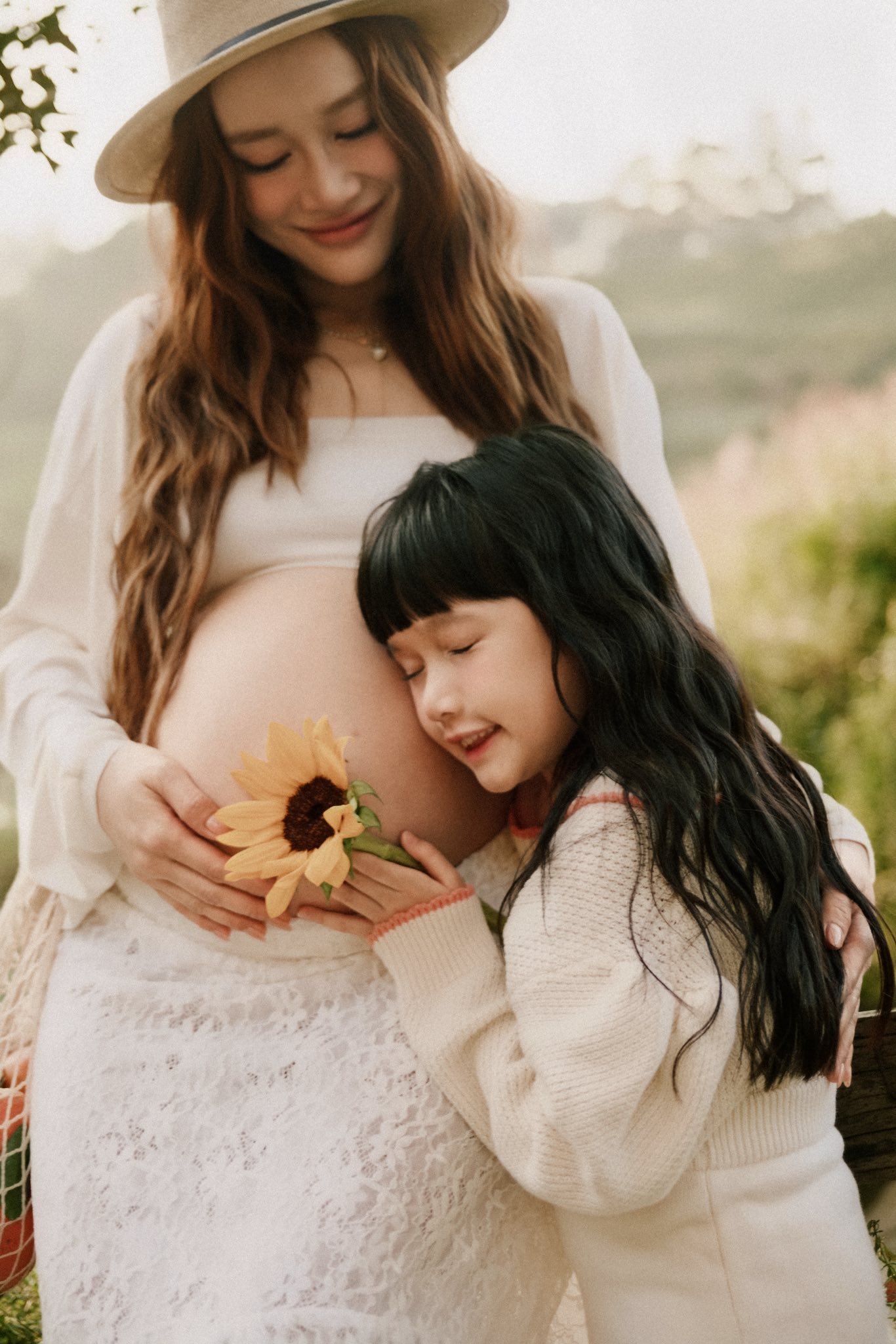 Bộ ảnh gia đình Trường Giang - Nhã Phương ở Đà Lạt: 2 nhóc tỳ lộ rõ mặt, hạnh phúc tràn màn hình!- Ảnh 8.