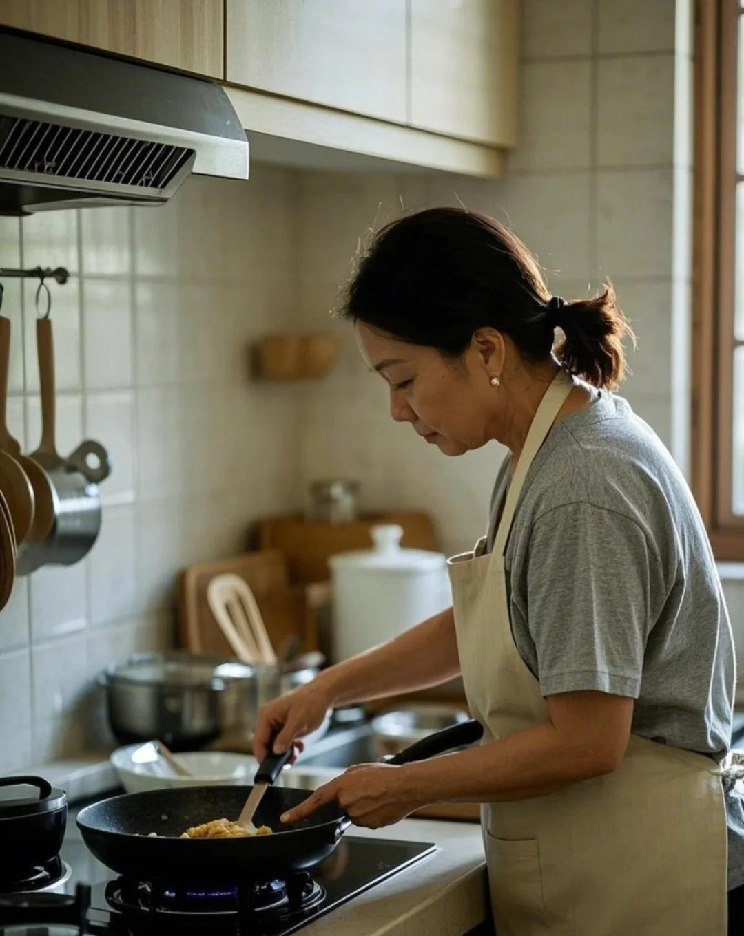 Người phụ nữ 50 tuổi khiến tôi "đứng hình": Nhà gọn gàng, sống đủ đầy mà gần như không tốn tiền - Ảnh 1. Người phụ nữ 50 tuổi khiến tôi "đứng hình": Nhà gọn gàng, sống đủ đầy mà gần như không tốn tiền - Ảnh 1.