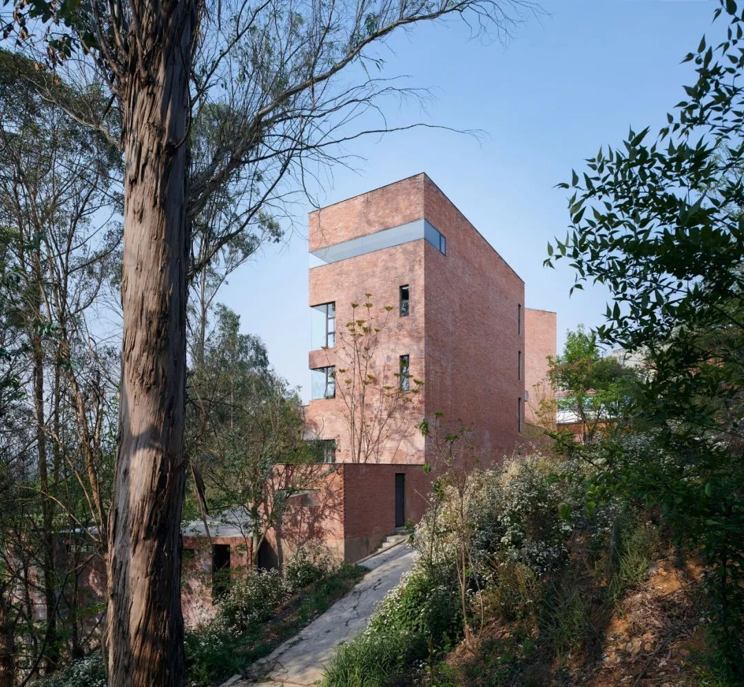 Dùng sạch tiền tiết kiệm 10 năm để về quê xây nhà: Quyết định "không tính giá" khiến cô gái 34 tuổi trả giá đắt nhưng đổi lại cả cuộc đời- Ảnh 1.