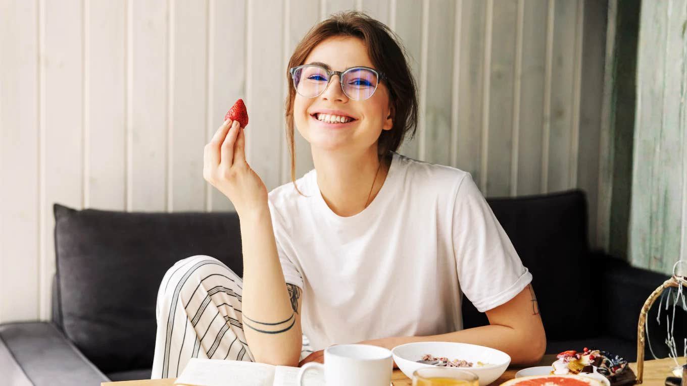 Không phải thuốc bổ nhưng ăn đúng 7 thực phẩm này giúp giảm nguy cơ ung thư "từ gốc" - Ảnh 1. Không phải thuốc bổ nhưng ăn đúng 7 thực phẩm này giúp giảm nguy cơ ung thư "từ gốc" - Ảnh 1.