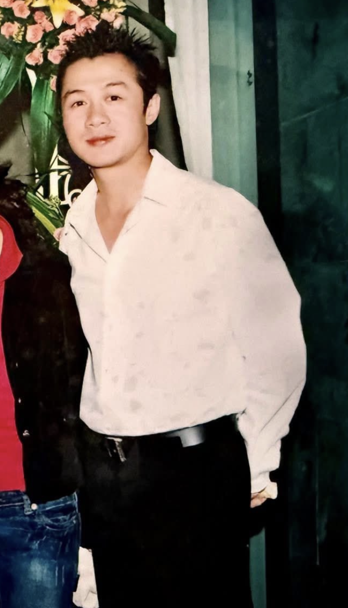 Quá khứ của nam thần VTV: Visual cỡ tài tử, mà cũng rất... idol- Ảnh 1.