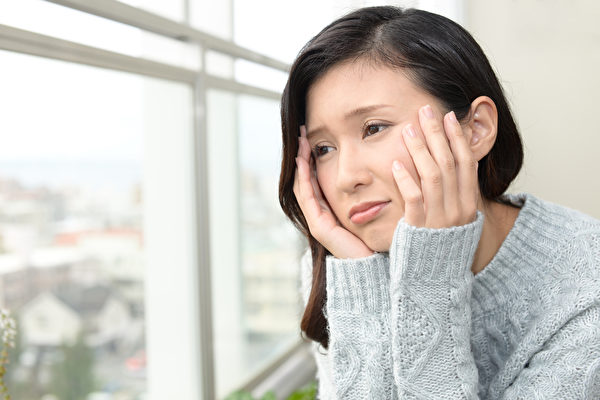 Qua 35 tuổi càng mệt và già nhanh? Bác sĩ gợi ý 7 thực phẩm "tự nhiên" giúp trẻ lại - Ảnh 2.