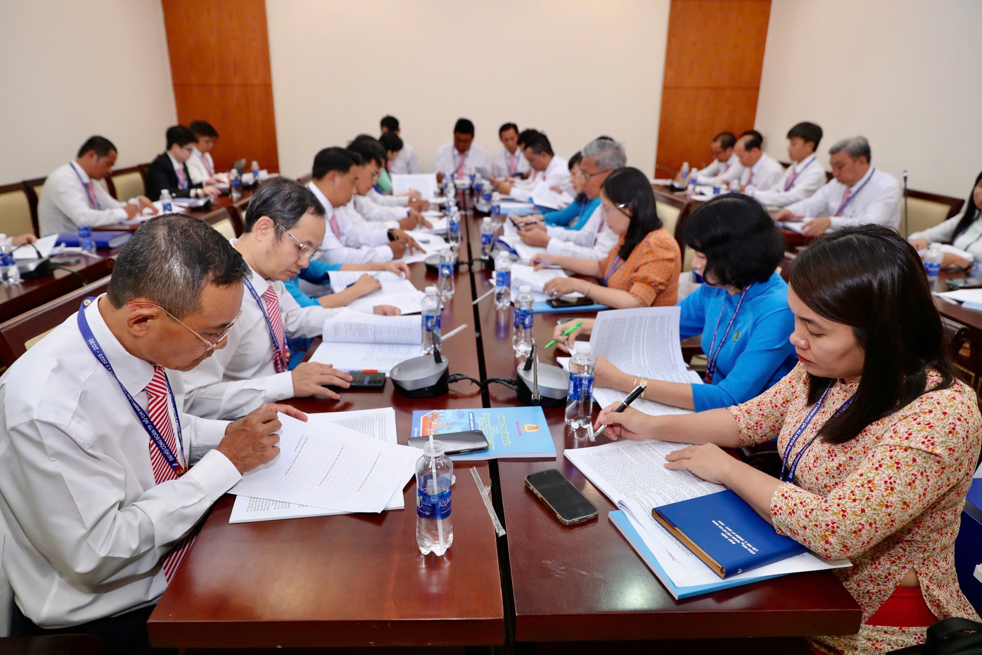 Khu vực công sẽ có 5 bảng lương và 9 chế độ phụ cấp mới? - Ảnh 1.