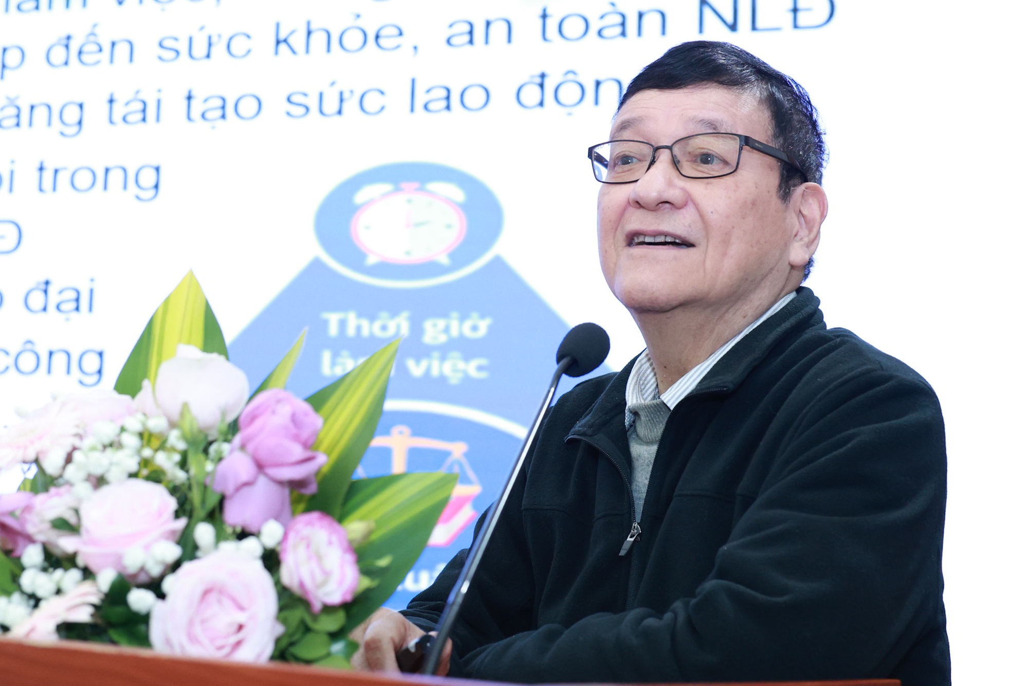 Đề xuất nghiên cứu giảm thời giờ làm việc bình thường xuống 44 giờ/tuần - Ảnh 2.