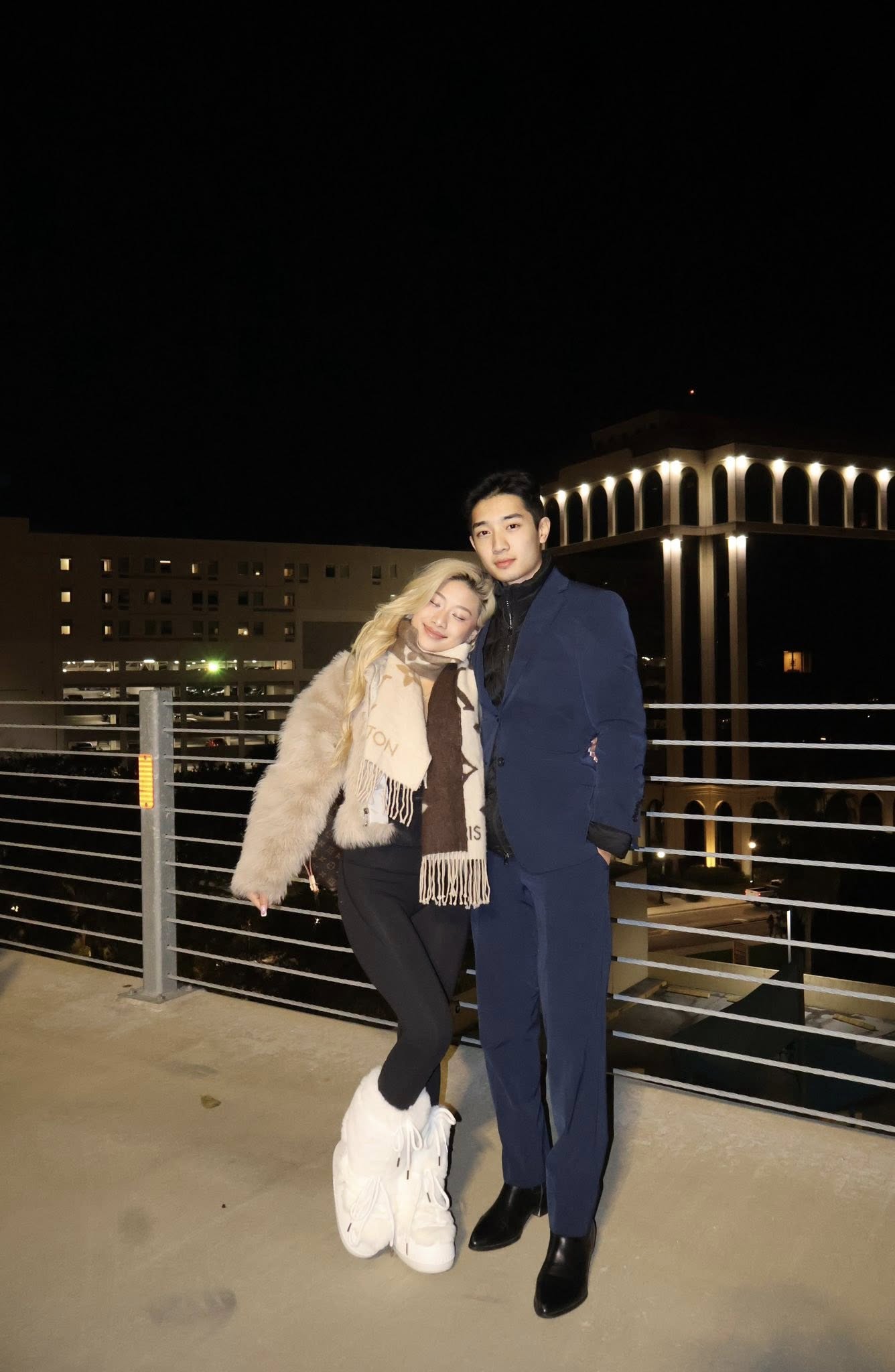 Louis Phạm lại "flex" sang chảnh, "xả kho" ảnh tình tứ bên bạn trai thiếu gia - Ảnh 3.