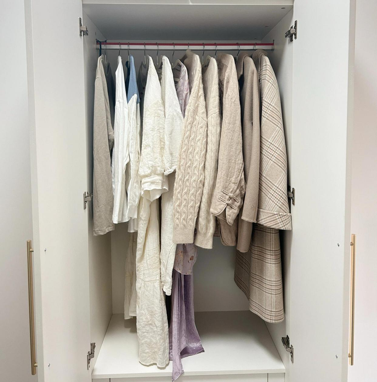 Ngoài 40 tuổi, người phụ nữ sống trong căn nhà gần như trống rỗng và đây là lý do- Ảnh 5.