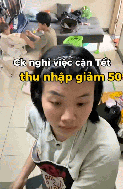 Chồng nghỉ việc cận Tết, thu nhập giảm 50%: Vợ buộc phải siết tiền ăn còn 200.000đ/ngày để giữ tiêu Tết 12 triệu- Ảnh 1.