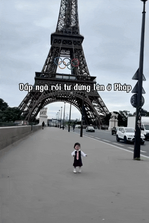Khóc ở Mỹ, ngã ở Paris..., cô bé mới 3 tuổi đã được "vi vu" khắp thế giới: Đúng là "tuổi thơ dữ dội" khiến người lớn còn phải ước ao - Ảnh 4.