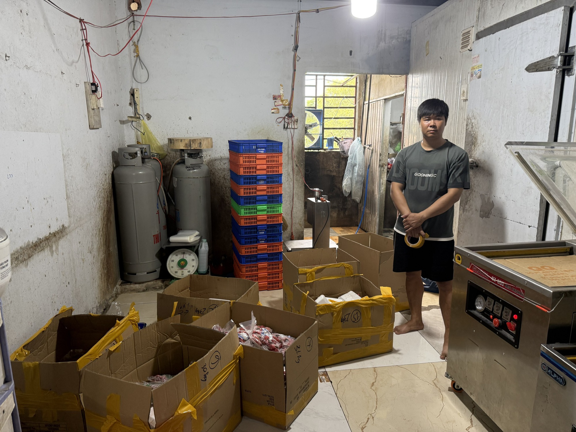 Đồng loạt khám xét ở nhiều tỉnh thành trong chuyên án lớn, bắt Giám đốc Trần Thị Vạn Phước và 7 người khác - Ảnh 1.