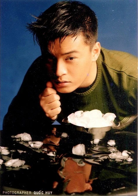 Giai thoại về nam ca sĩ Việt hát 1 ca khúc mua được 10 căn nhà, cát xê hàng chục cây vàng, diễn đâu thắng đấy- Ảnh 3.