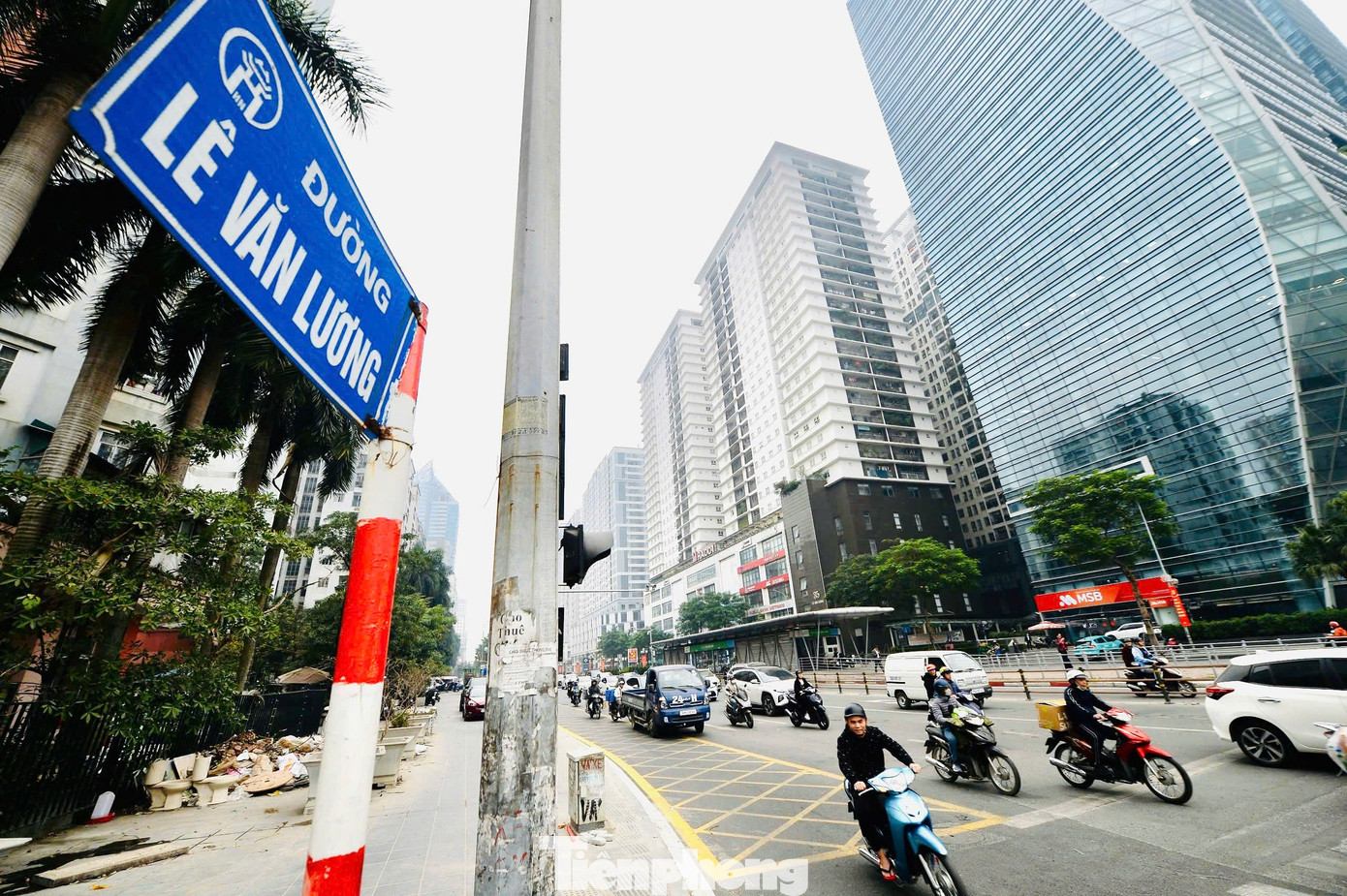 Diện mạo mới tại 'điểm nóng' Lê Văn Lương - Hoàng Minh Giám sau cải tạo- Ảnh 5.