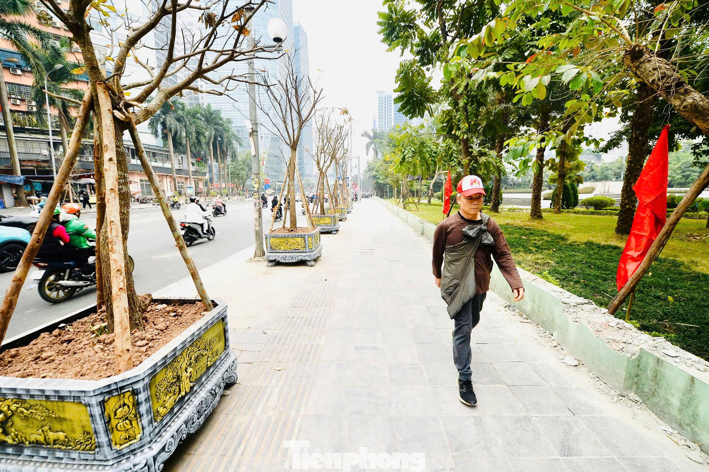 Diện mạo mới tại 'điểm nóng' Lê Văn Lương - Hoàng Minh Giám sau cải tạo- Ảnh 13.