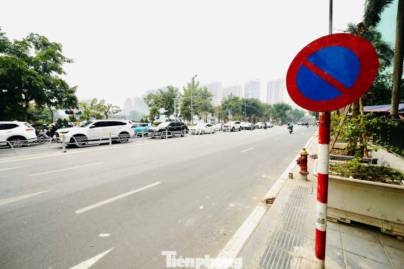 Diện mạo mới tại 'điểm nóng' Lê Văn Lương - Hoàng Minh Giám sau cải tạo- Ảnh 7.