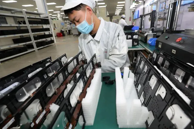 Trung Quốc siết chặt quản lý tái chế pin xe điện- Ảnh 2.