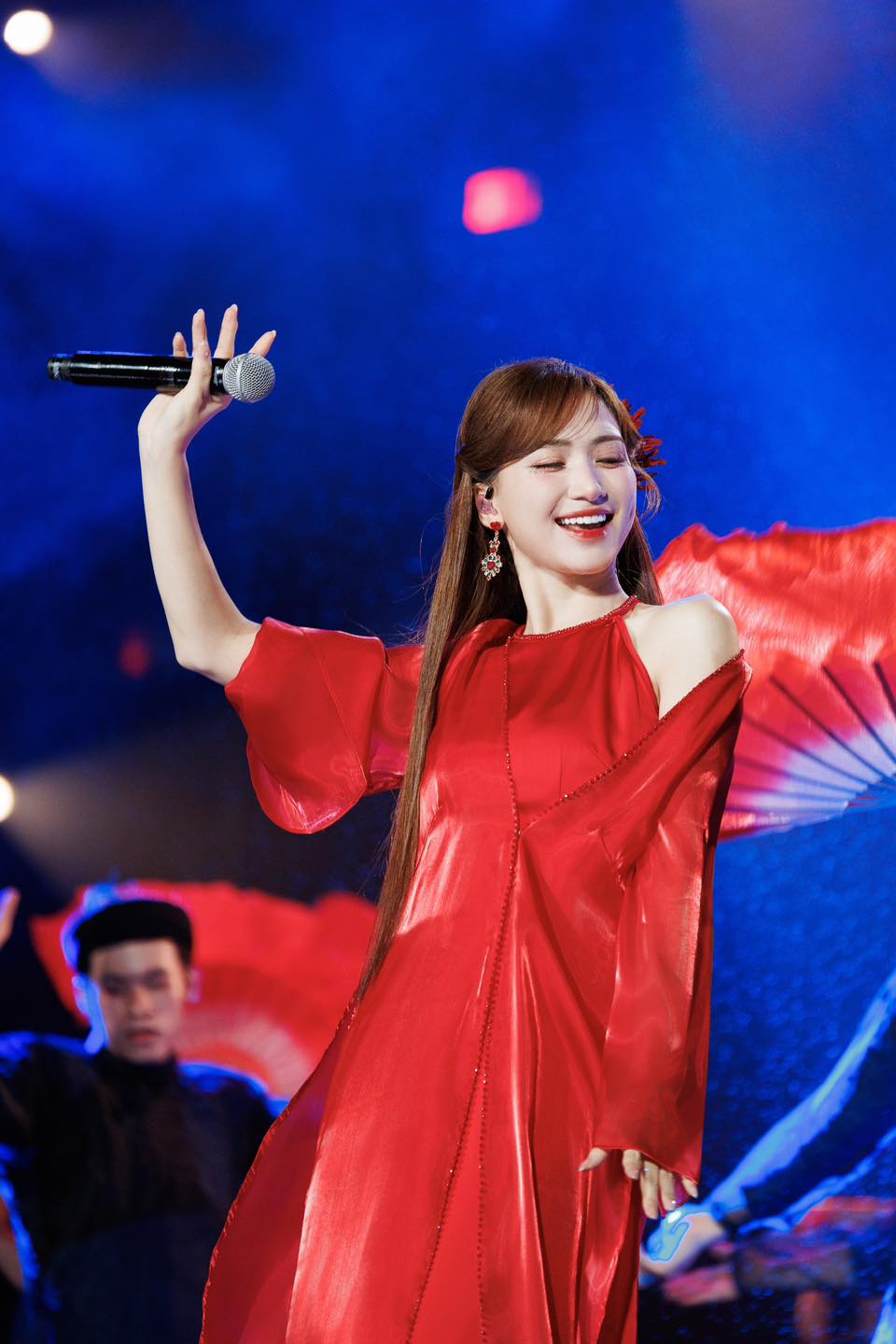 Hòa Minzy đáp trả- Ảnh 1.