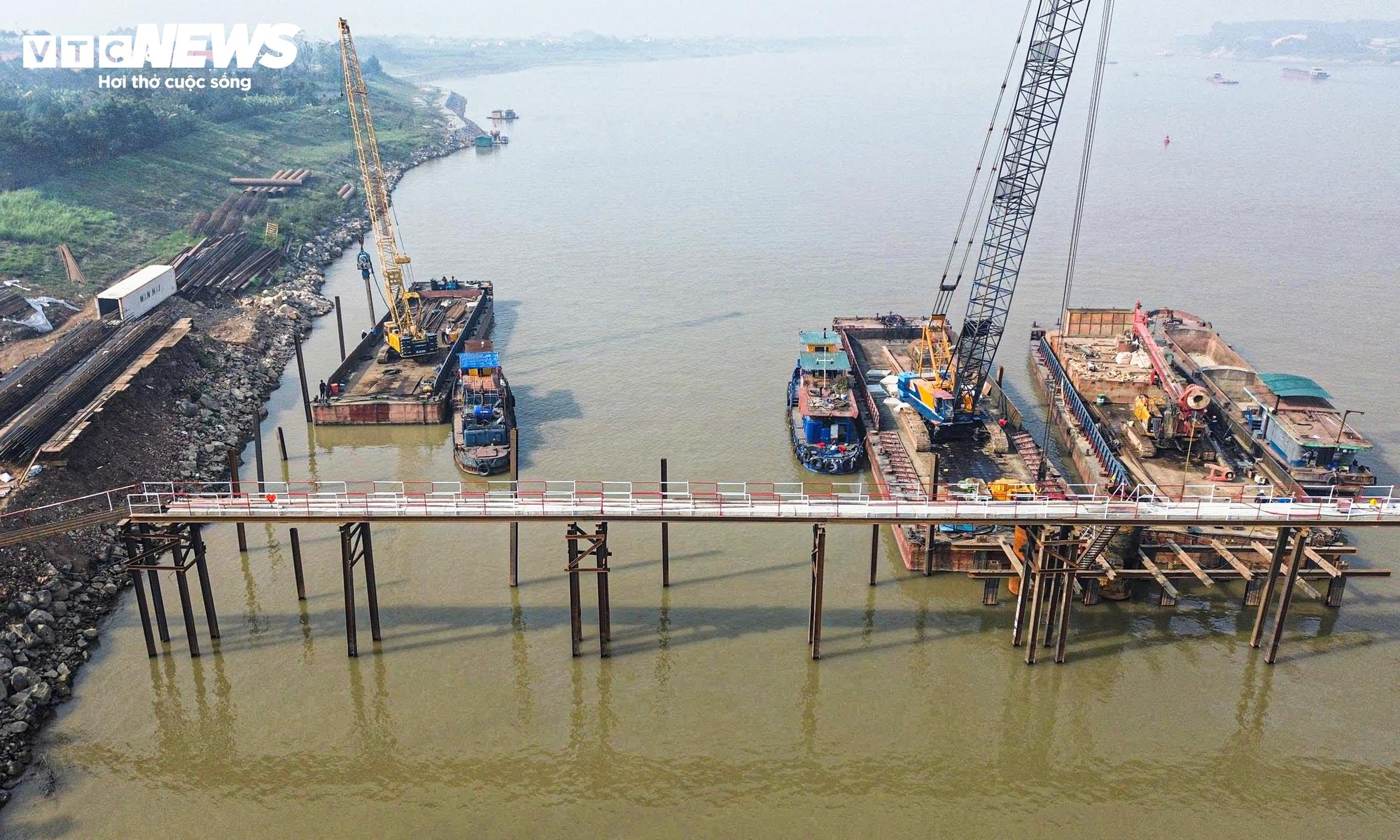 Cận cảnh công trường thi công cầu hơn 3.400 tỷ đồng nối Hà Nội - Phú Thọ- Ảnh 5.