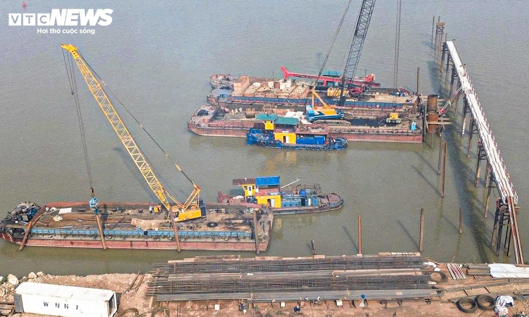 Cận cảnh công trường thi công cầu hơn 3.400 tỷ đồng nối Hà Nội - Phú Thọ- Ảnh 6.