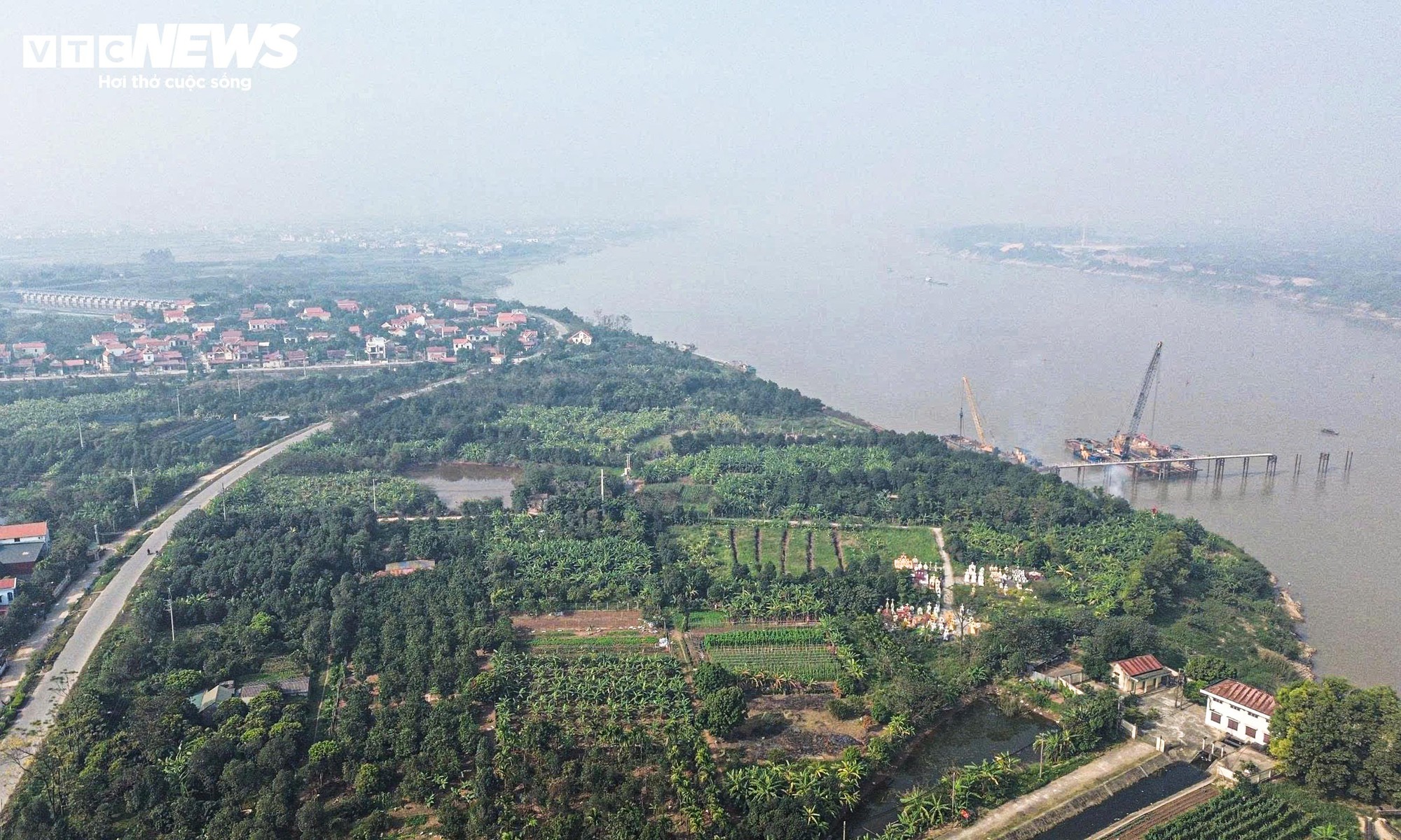 Cận cảnh công trường thi công cầu hơn 3.400 tỷ đồng nối Hà Nội - Phú Thọ- Ảnh 10.