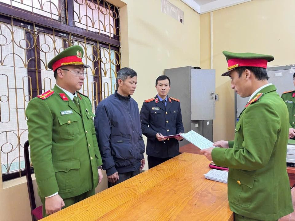 Khởi tố nguyên chủ tịch xã  - Ảnh 1.