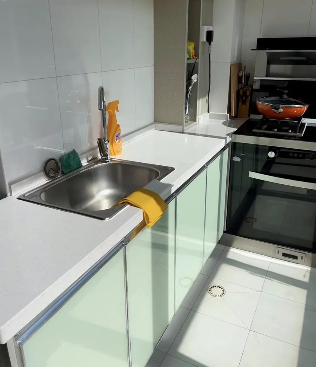 Người trẻ nói về tối giản, người già đã sống như vậy cả đời: 8 cách giữ nhà gọn bền bỉ qua nhiều thế hệ- Ảnh 2.