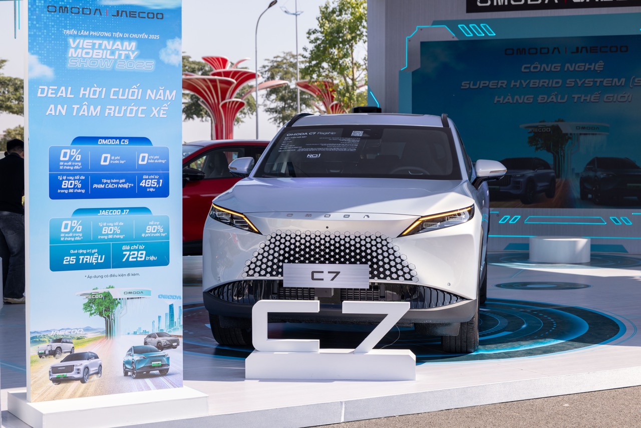 Omoda C7 chính thức nhận cọc tại Việt Nam: Giá dự kiến từ 839 triệu đồng, quyết đấu Mazda CX-5 bằng cấu hình PHEV và bảo hành 1 triệu km- Ảnh 2.