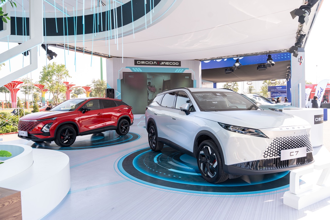 Omoda C7 chính thức nhận cọc tại Việt Nam: Giá dự kiến từ 839 triệu đồng, quyết đấu Mazda CX-5 bằng cấu hình PHEV và bảo hành 1 triệu km- Ảnh 8.