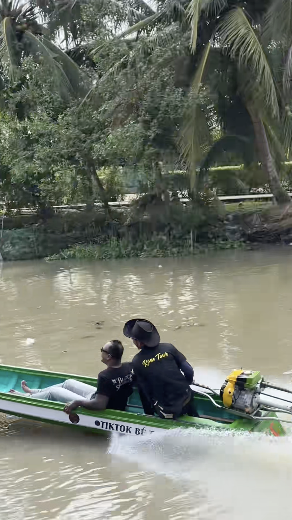 Quen ngồi siêu xe tiền tỷ, khách Dubai vẫn phải "chắp tay bái phục" trước đặc sản kinh hoàng ở miền Tây - Ảnh 4.