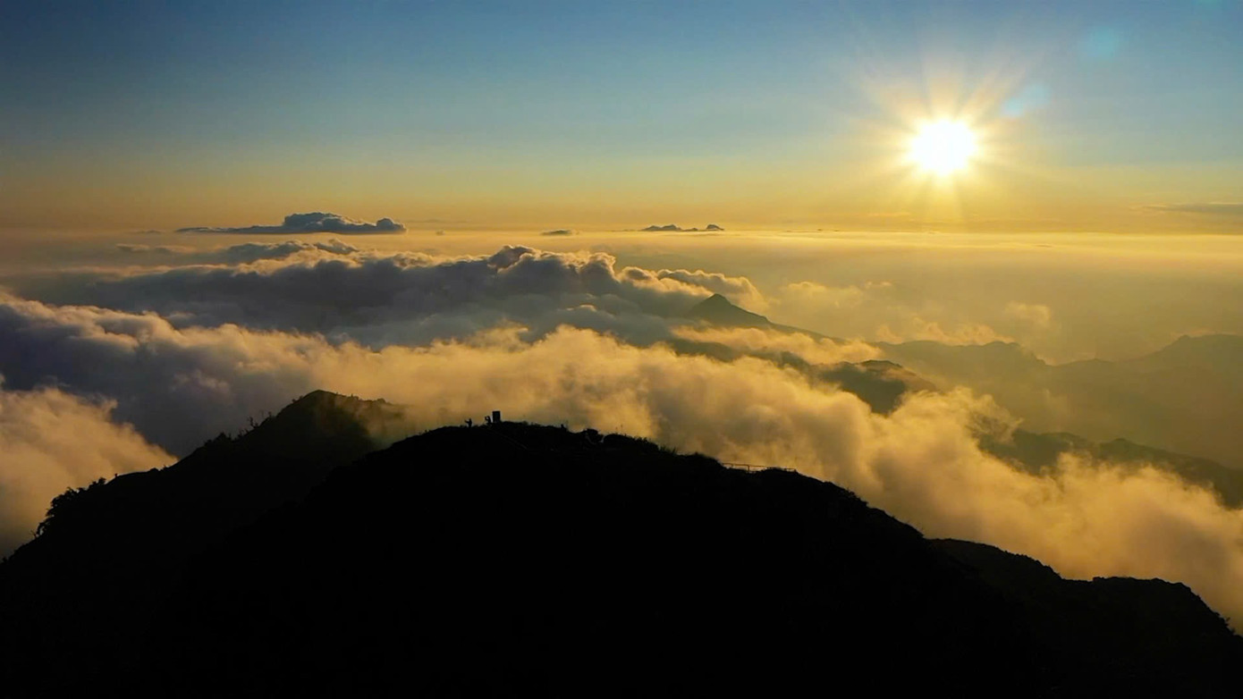 Chiêm ngưỡng biển mây ở 'chín tầng thang'- Ảnh 5.