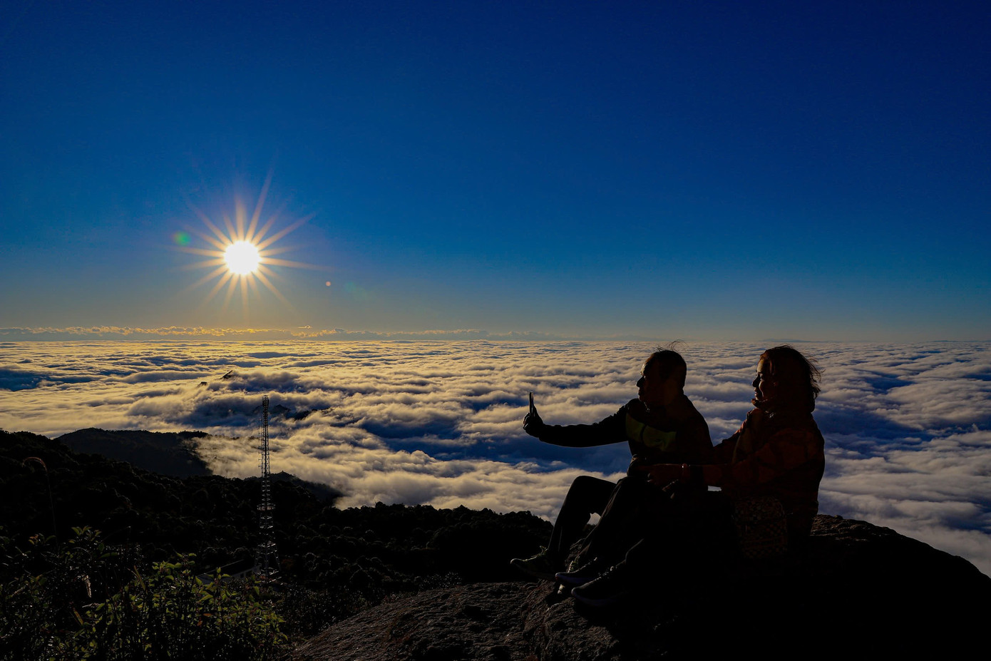Chiêm ngưỡng biển mây ở 'chín tầng thang'- Ảnh 11.