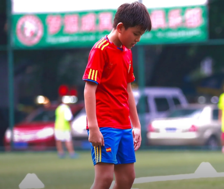 Thủ môn U23 Trung Quốc đang nổi như cồn trước trận gặp Việt Nam, được ví như “Vạn Lý Trường Thành di động” là ai?- Ảnh 6.