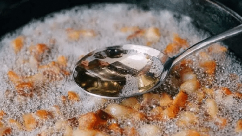 Mỡ lợn được xem là một trong những thực phẩm lành mạnh nhất thế giới, nhưng bì lợn chiên giòn liệu có nên ăn?- Ảnh 2.