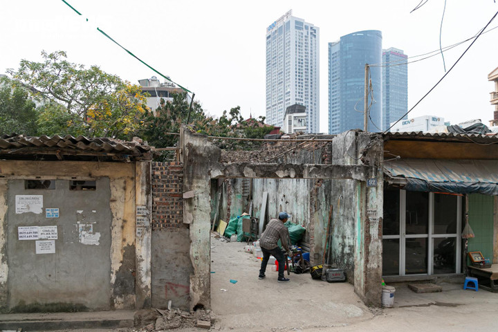 Người Hà Nội tất bật dọn nhà, bàn giao mặt bằng phục vụ thi công Vành đai 2,5- Ảnh 5.