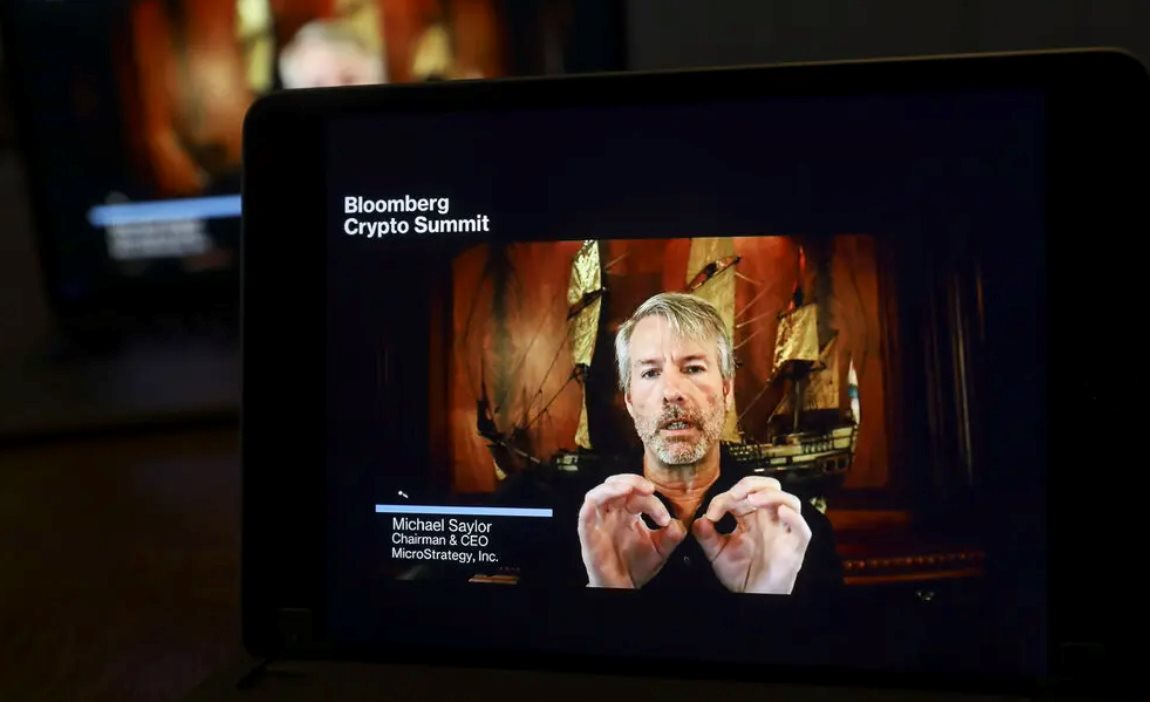 'Cú lừa' Bitcoin mang tên Strategy: Từng tích lượng Bitcoin vượt lượng vàng Mỹ cất trữ, nay có thể phải bán hết để trả 21 tỷ USD nợ, cổ phiếu rơi 70%- Ảnh 2.