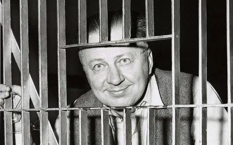 Vì sao một người được chẩn đoán mắc chứng tâm thần phân liệt thể hoang tưởng lại có thể làm rung chuyển New York bằng 22 quả bom- Ảnh 1.