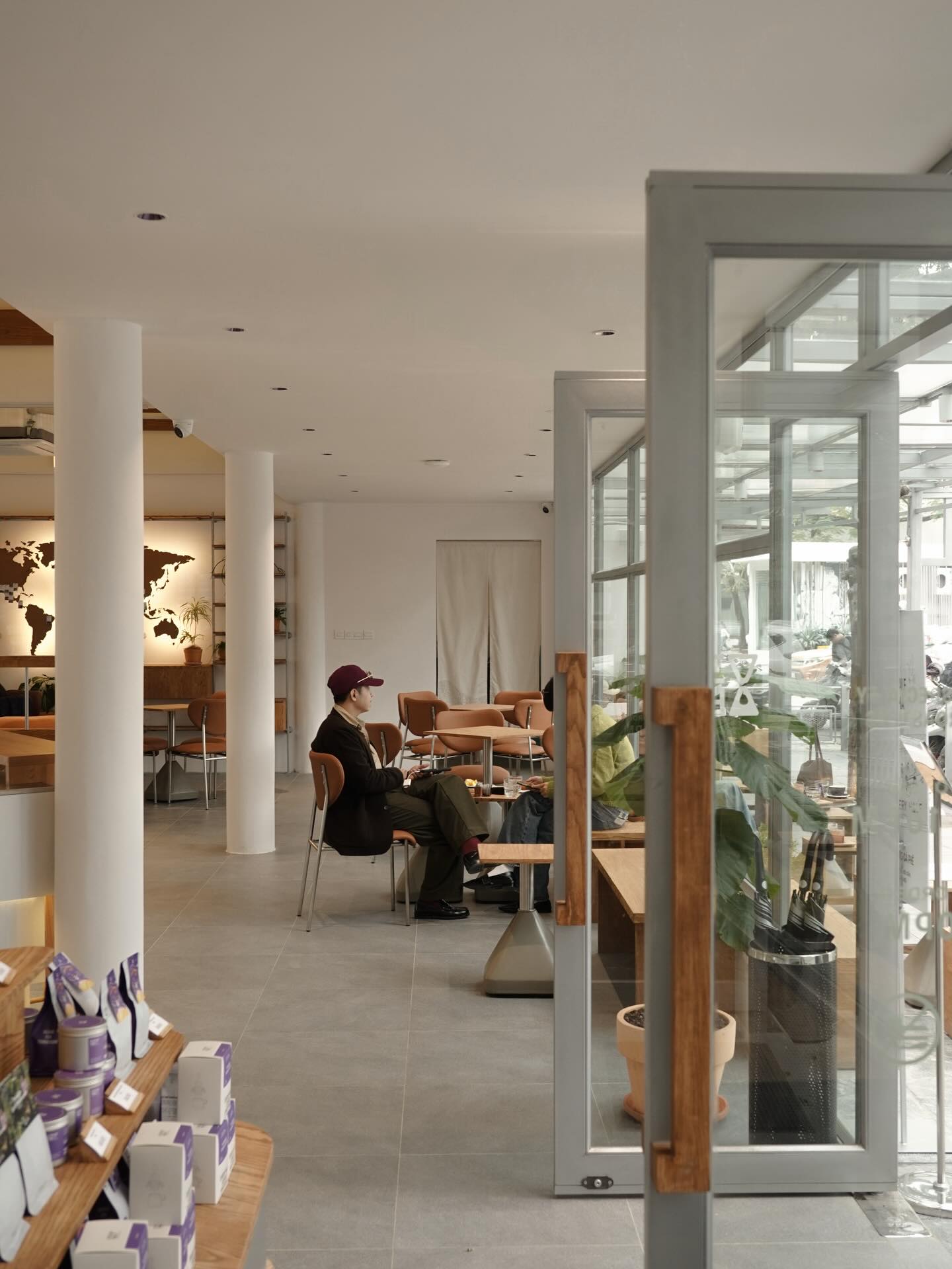 3 quán cà phê nằm gọn trong khuôn viên Bảo tàng Hồ Chí Minh, giới trẻ Thủ đô thi nhau truyền tai- Ảnh 20.